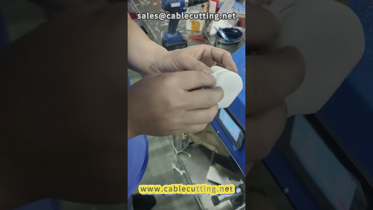 Machine d'emballage pour câbles de données et de charge sur carte papier