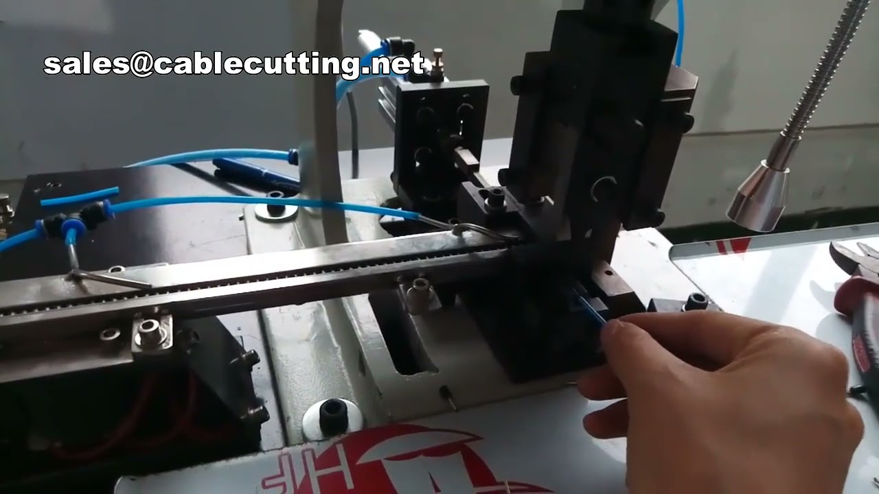 Machine à sertir les cosses à double tête pour cosses libres | Équipement de câblerie professionnel