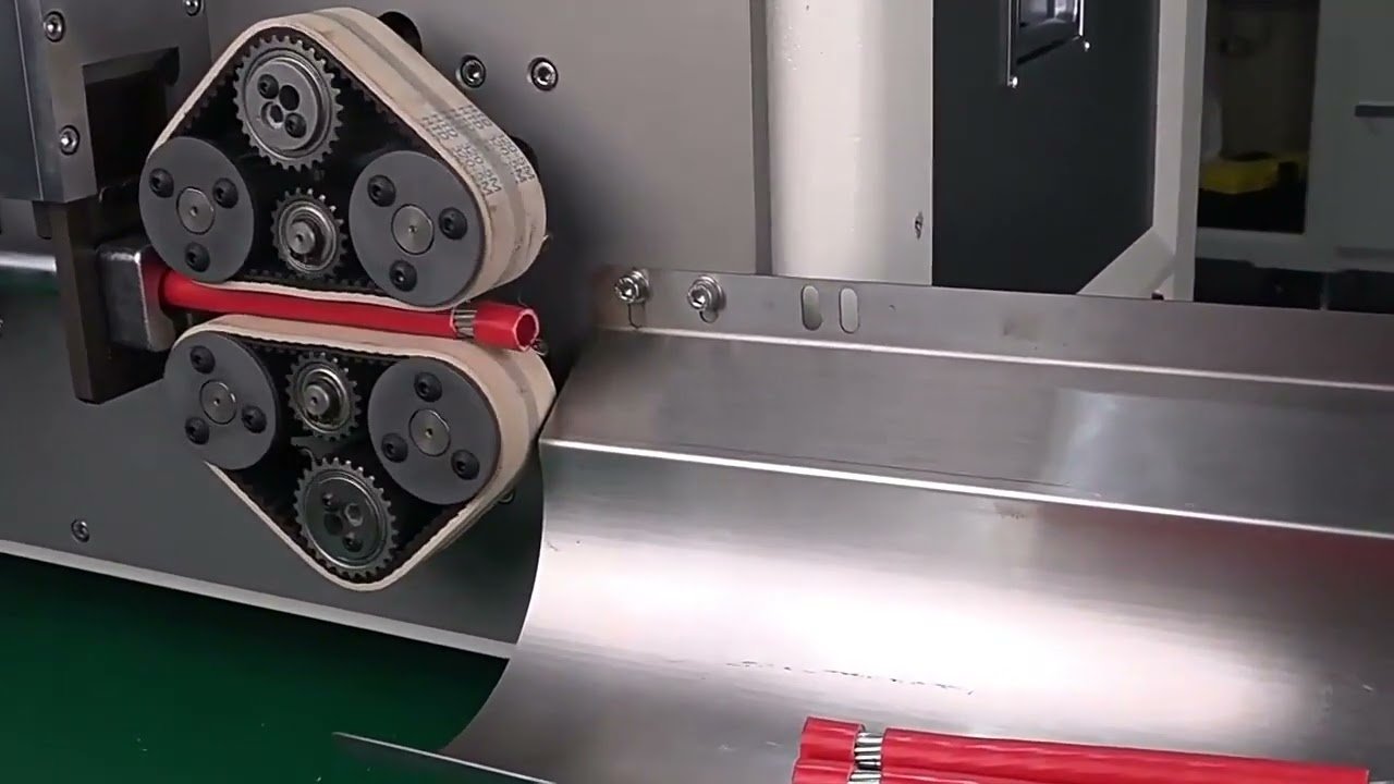 Machine à dénuder, peler et couper les fils électriques de 0,5 mm² à 70 mm² avec écran tactile - Automatique