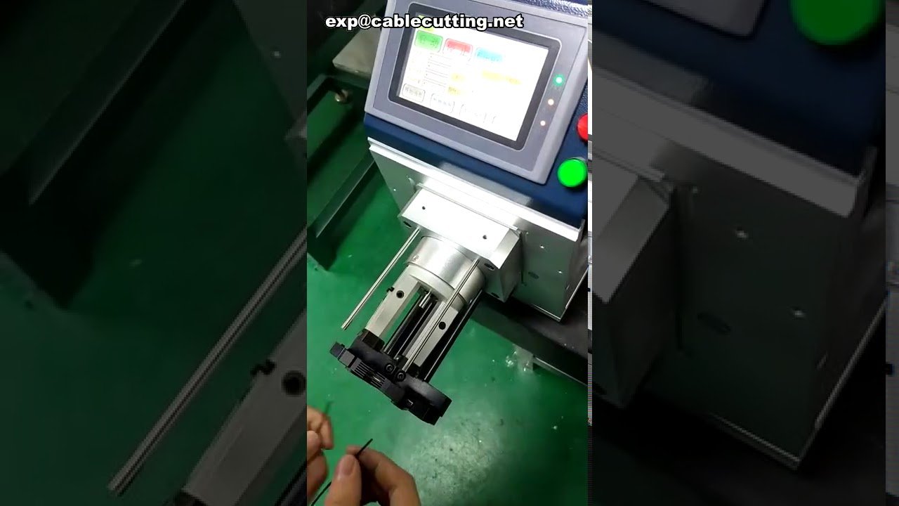 Dénudeuse coaxiale rotative programmable – Machine à dénuder les câbles coaxiaux 3 couches
