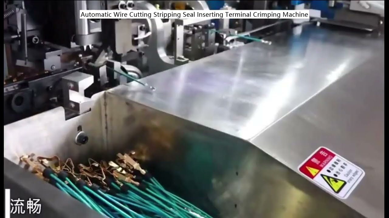 Machine automatique de coupe, dénudage, insertion de joint et sertissage de cosses
