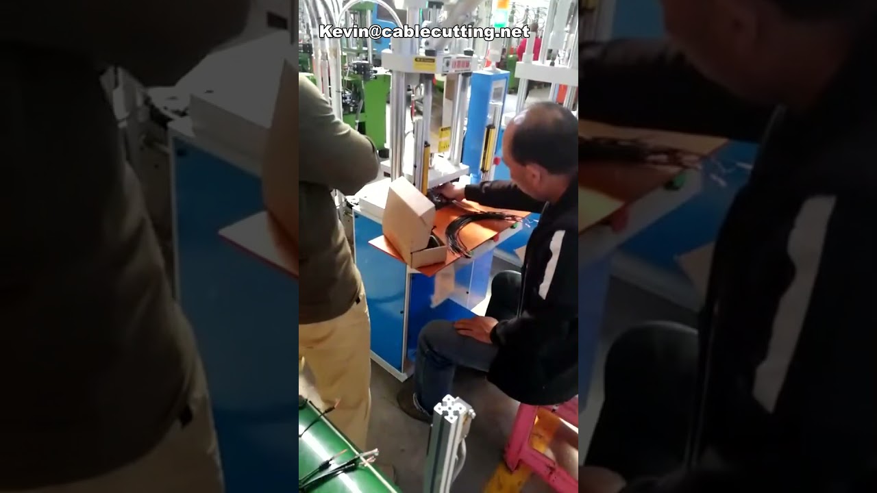 Machine d'injection plastique verticale automatique 55 tonnes 2016 - à glissière unique