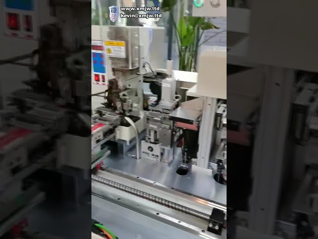 Machine à sertir les bornes enfichables multi-stations automatique - trempage tête unique