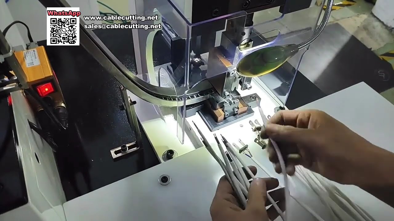 Machine de sertissage automatique à 2 broches avec système d'alimentation à bol vibrant