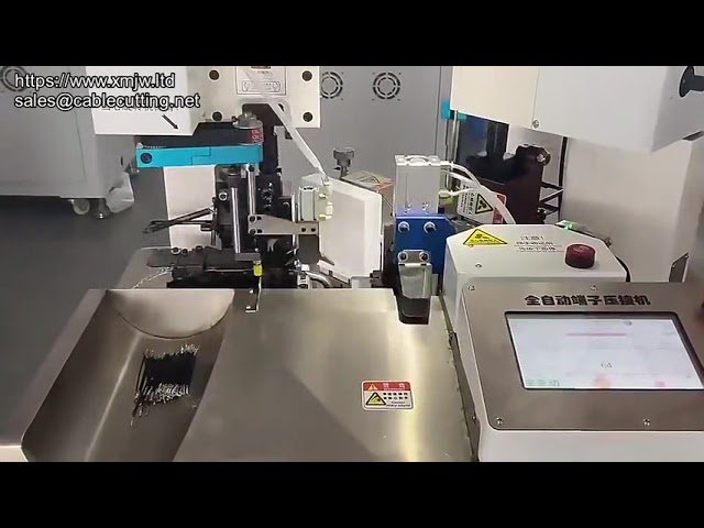 Machine à sertir automatique deux fils – Coupe, dénudage et pressage de câbles