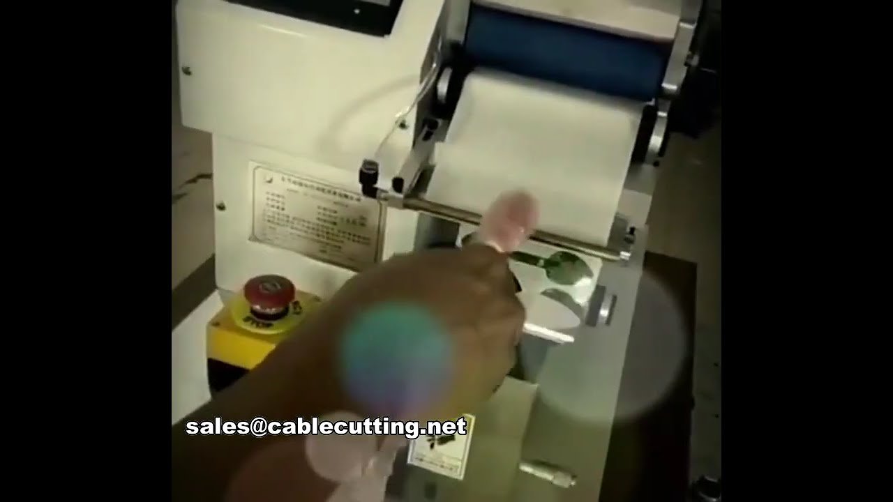 Machine automatique d'étiquetage de gelées : efficacité et rapidité