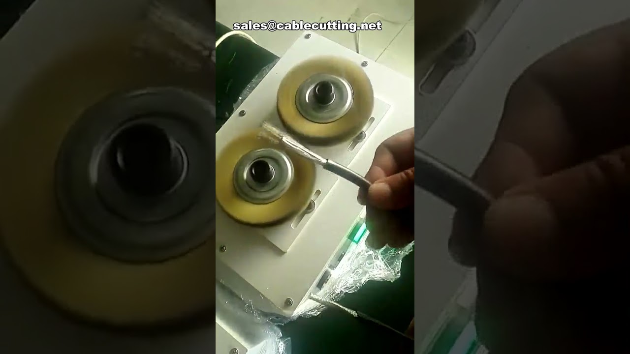 Machine à tordre, brosser et dénuder les fils blindés - Équipement de traitement de fils automatisé