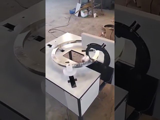 Machines d'emballage et systèmes de cerclage automatiques - Solutions industrielles haute performance