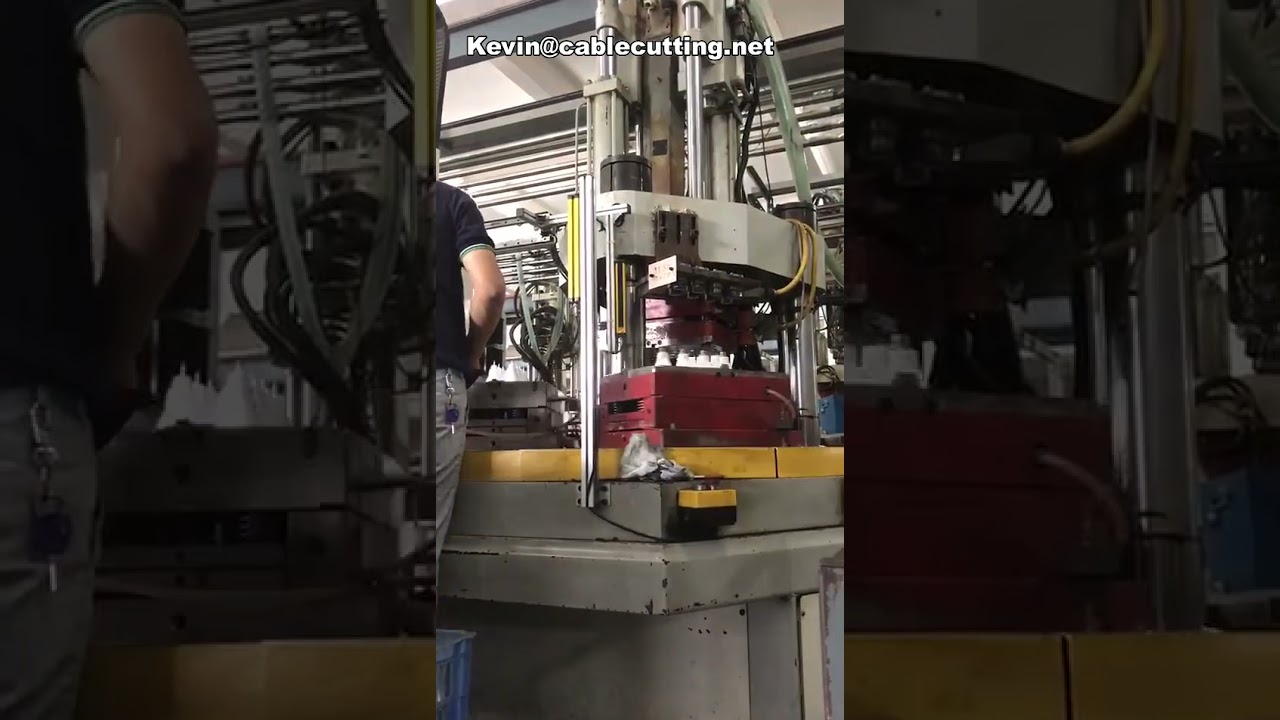 Presse à injecter verticale 120 tonnes – Table coulissante pour surmoulage de précision