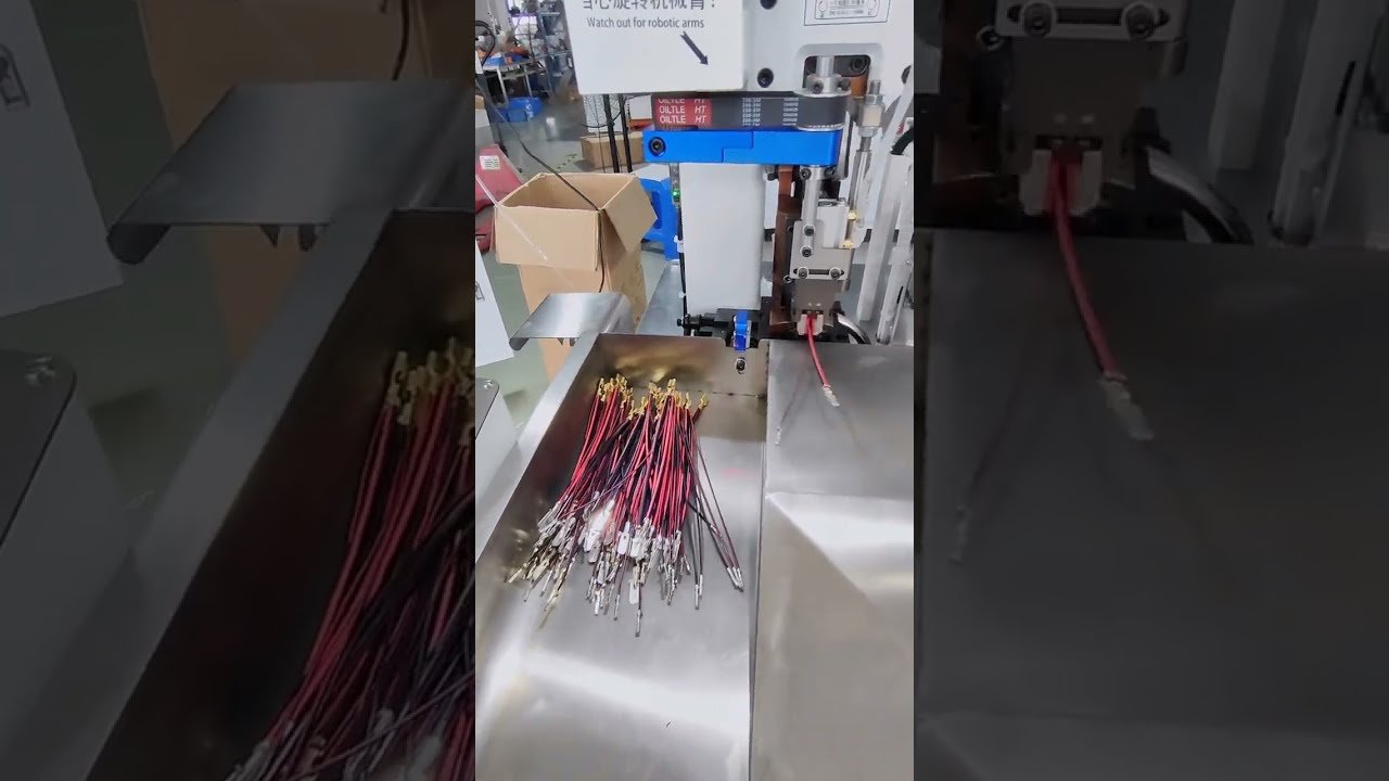 Fusion et sertissage de fils de différentes tailles | Machine automatique #câbles #sertissage #usine