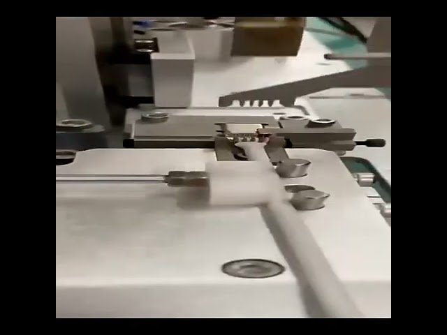 Machine à souder semi-automatique avec fonction dénudage de câbles USB - Équipement d'usine #usine #machine