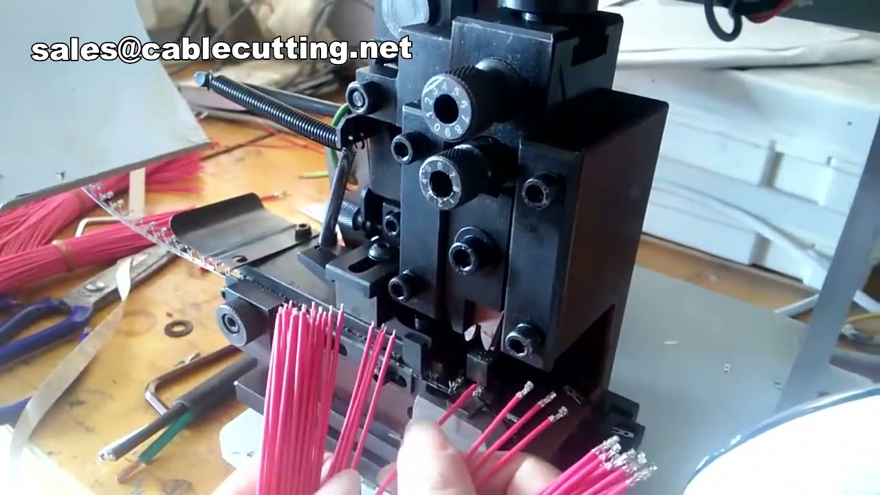 Présentation de la machine à sertir les cosses - Démonstration industrielle