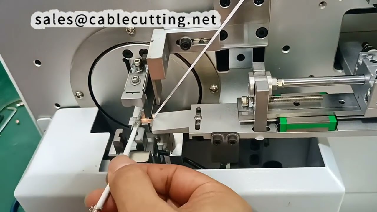 Machine d'enrubannage en feuille de cuivre semi-automatique et automatique pour câbles haute définition