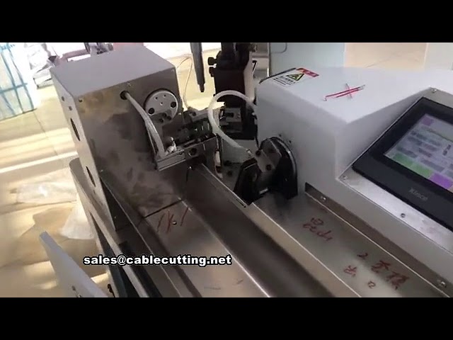 Machine entièrement automatique : dénudage, torsion, sertissage et soudure de fils