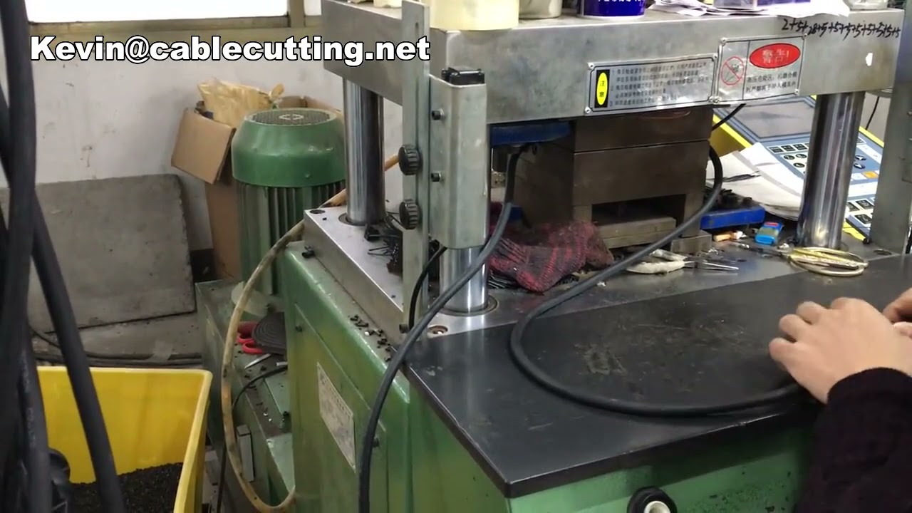 Machine d'injection plastique pour bouchons | Presse à injecter industrielle