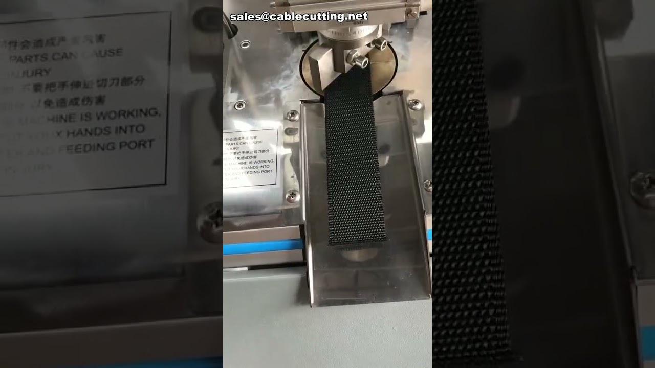 Surface lisse et uniforme garantie : machine de coupe de courroie automatique à ultrasons