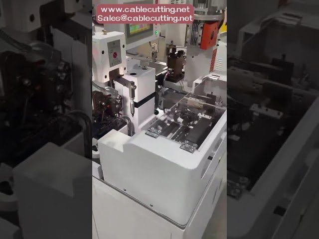 Machine de dénudage et sertissage automatique - Coupe, dénude et sert 5 fils en simultané