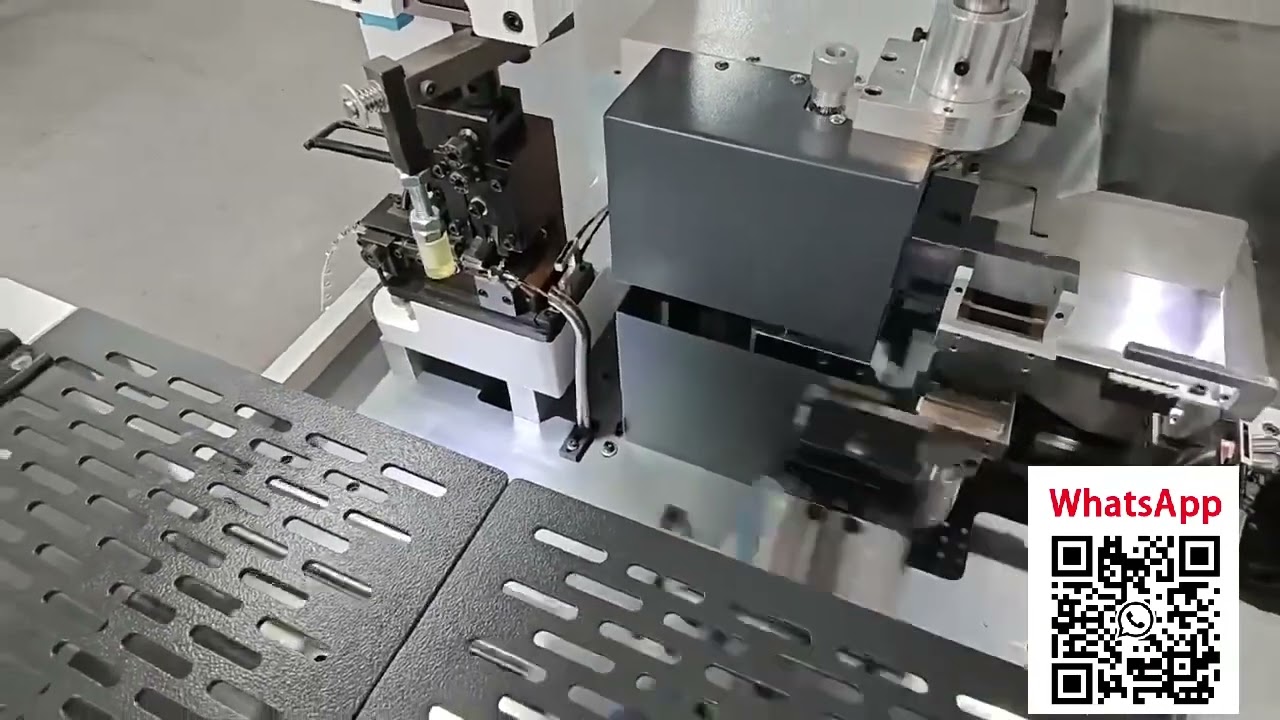 Machine à sertir double extrémité 5 fils traversante avec terminaux à double support