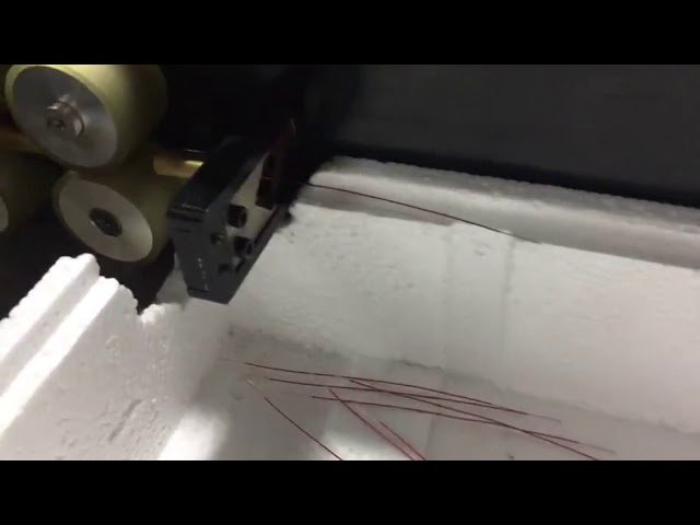 Machine de coupe et dénudage de fil magnétique – Précision et automatisation