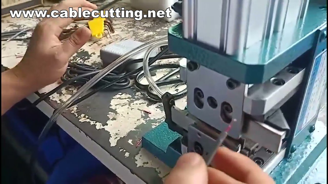 Machine à dénuder, décaper et couper les fils – Solutions automatisées performantes