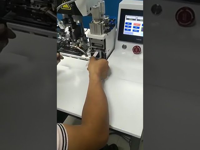 Fournisseur de machine à couper, dénuder et sertir les câbles avec moteur servo