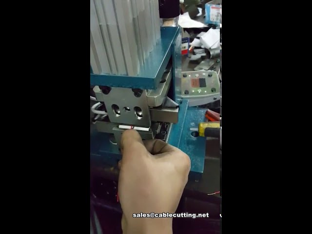 Machine pneumatique de dénudage et torsion de fil - Dénudeur industriel haute performance