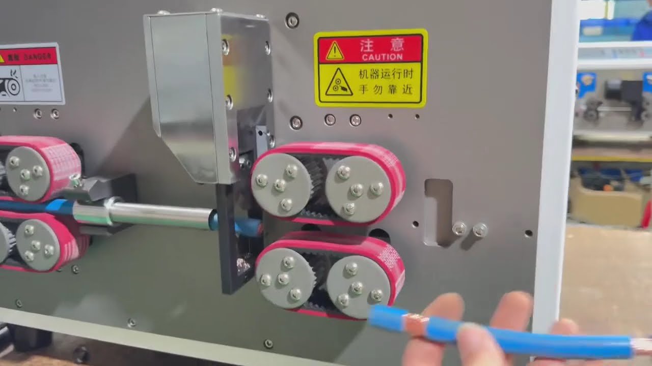 Machine à dénuder et couper les câbles carrés grande capacité - Automatisation industrielle