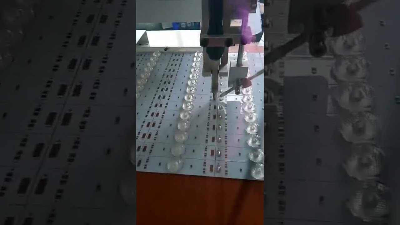 Machine à souder pour modules LED WPM-142 - Soudure automatisée de précision