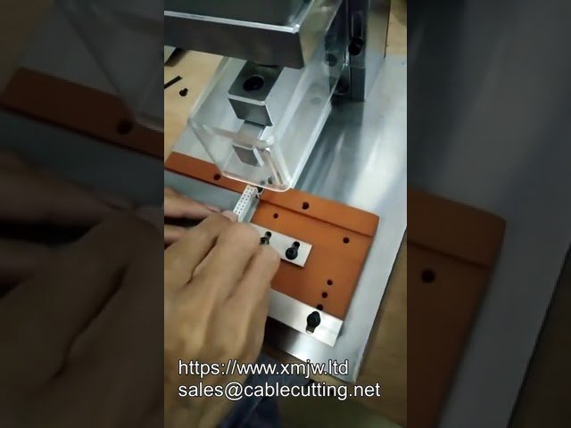 Machine de sertissage IDC pour assemblage de câbles plats - Optimisez votre production