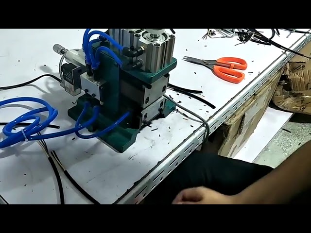 Mini Machine Pneumatique à Dénuder les Câbles 3F – Outil Électrique de Décapage Précis