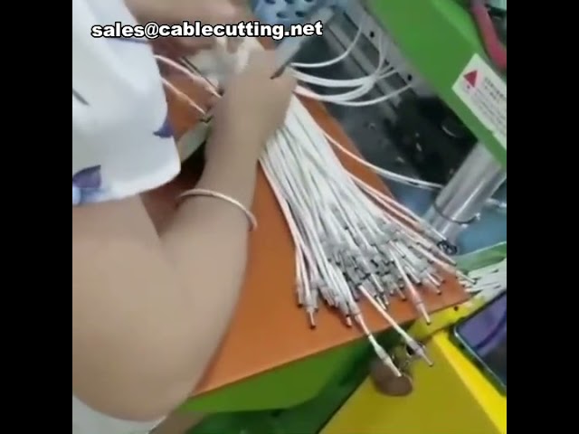 Machine de moulage par injection de câbles | Injection plastique pour câbles de données