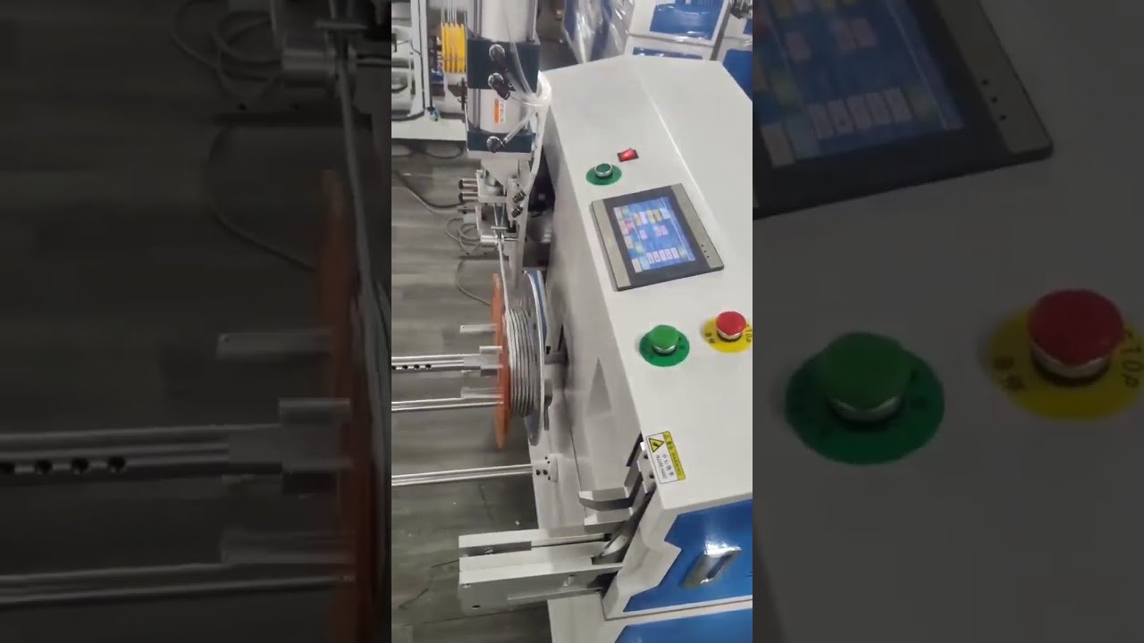 Machine automatique de comptage, tri, coupe, bobinage et ligature pour câbles en acier