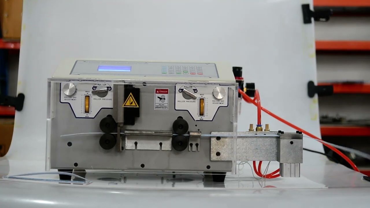Machine automatique de dénudage, pelage et coupe de fils SWT508 PX2 - Compatible câbles plats flexibles