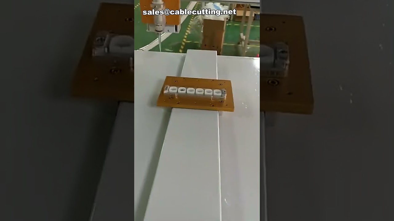 Machine de distribution de colle automatique – Précision et efficacité industrielles